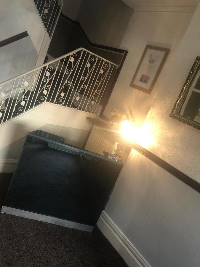 The Jewel Of The Sea Bed & Breakfast Blackpool Bagian luar foto