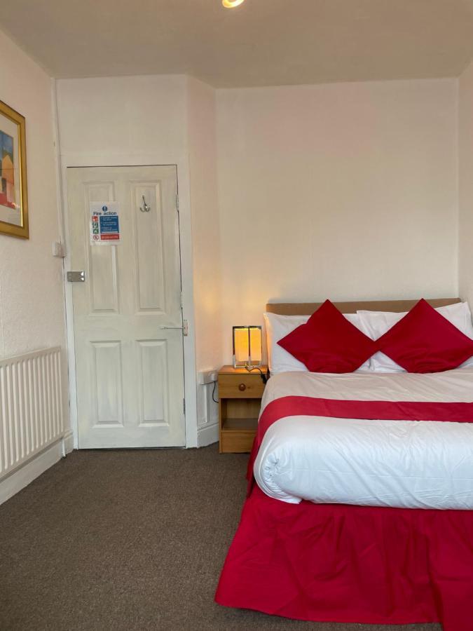 The Jewel Of The Sea Bed & Breakfast Blackpool Bagian luar foto